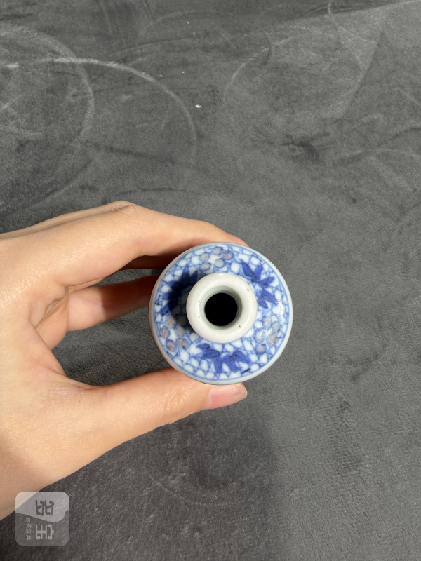 清中期青花釉里红神仙人物故事图鼻烟壶 - 图8
